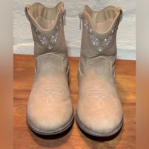 Girls cowgirl boots with floral design